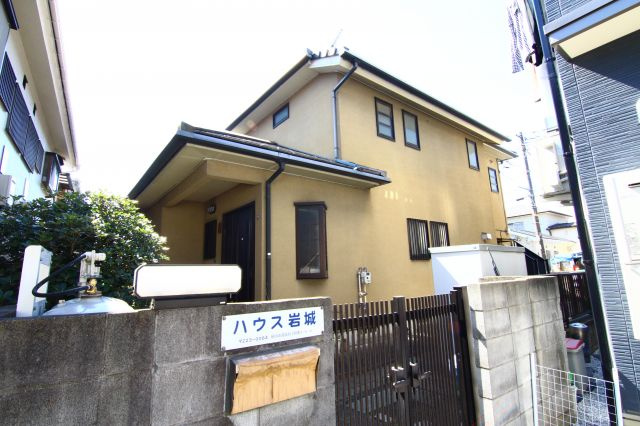 ハウス岩城の外観