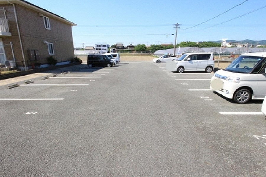 アルシオネの駐車場