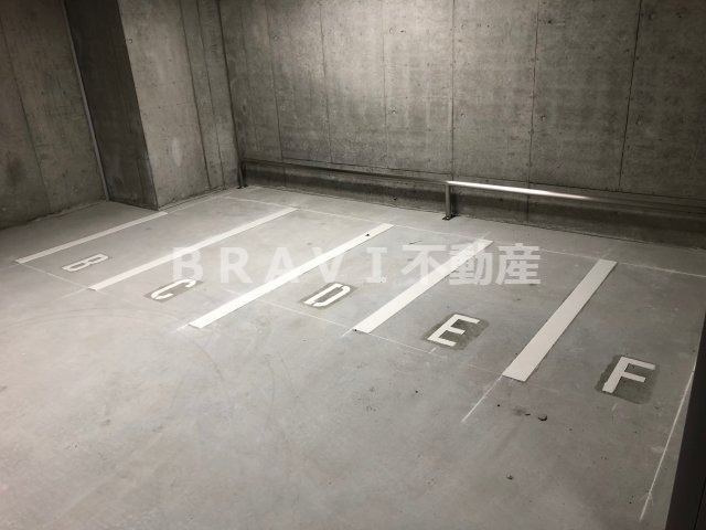 Luxe本町(ラグゼ本町）　BRAVI不動産のその他共用部分|【Luxe本町】バイク置場