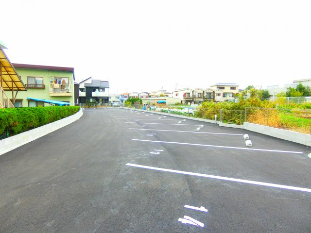 デュラ・カーサ　ラフィネⅡの駐車場