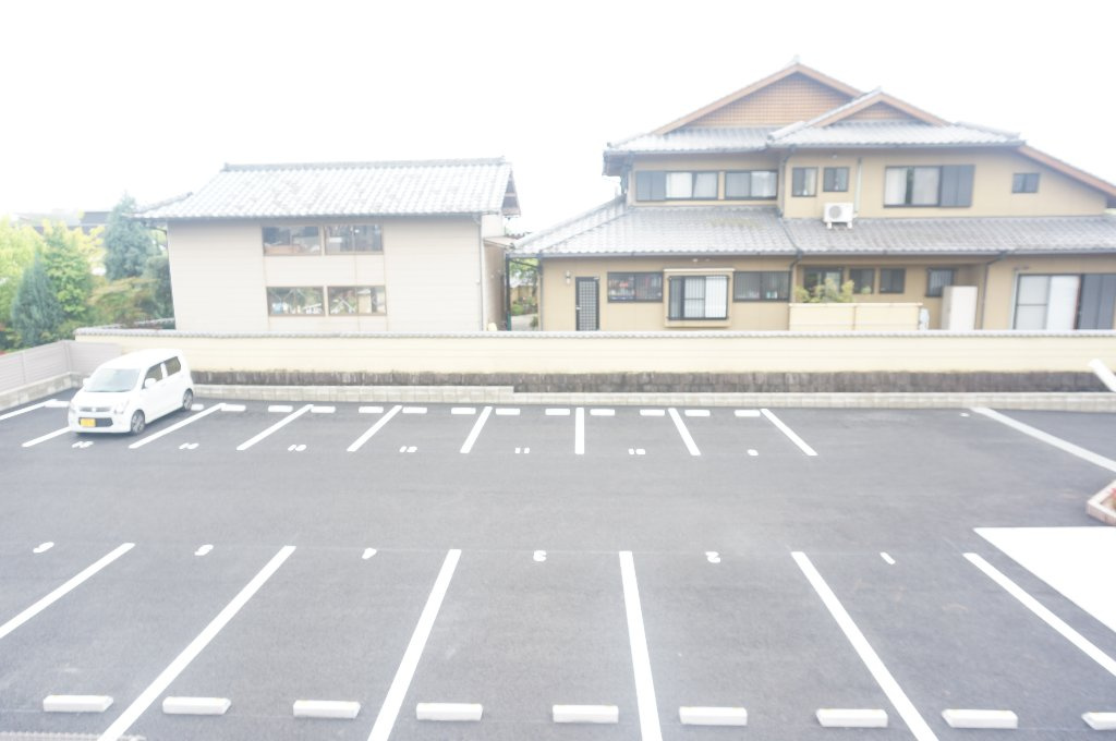熊本市東区小山２丁目のアパートの駐車場
