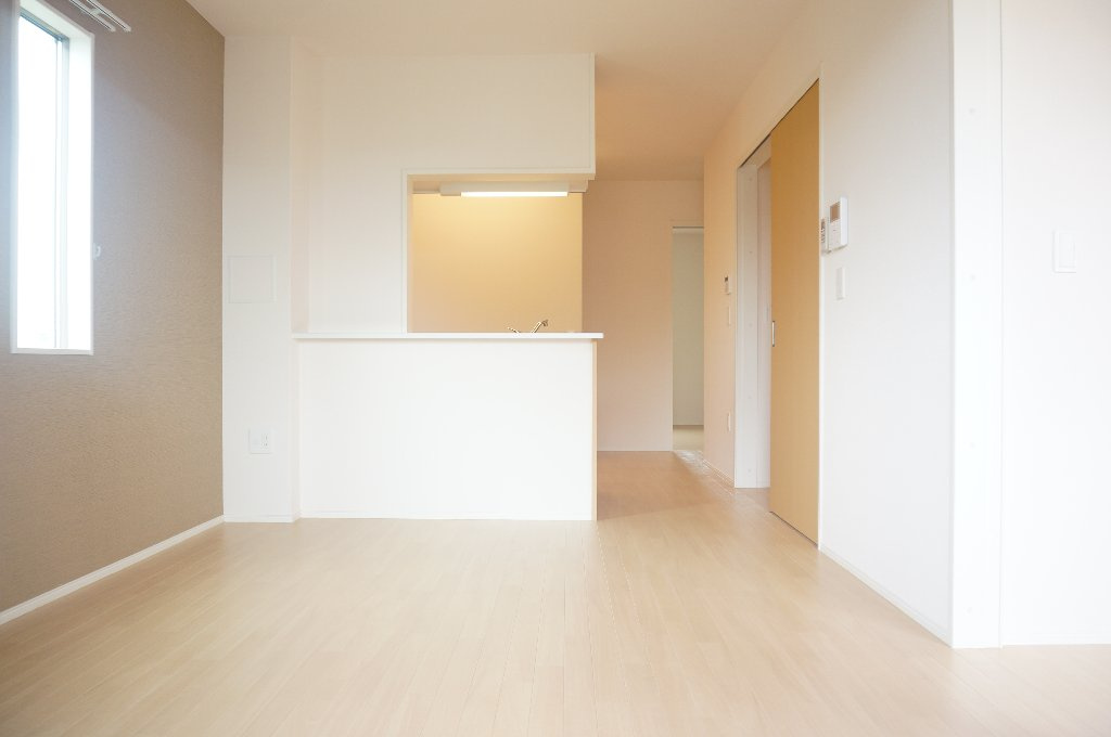 熊本市東区小山２丁目のアパートの居間・リビング