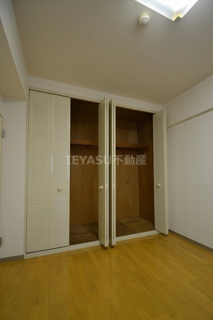 コープ野村上幟町の収納