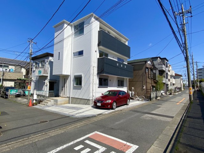 【外観】 | 現地見学会　さいたま市緑区原山2丁目　新築デザイン住宅 | カースペース2台可能です