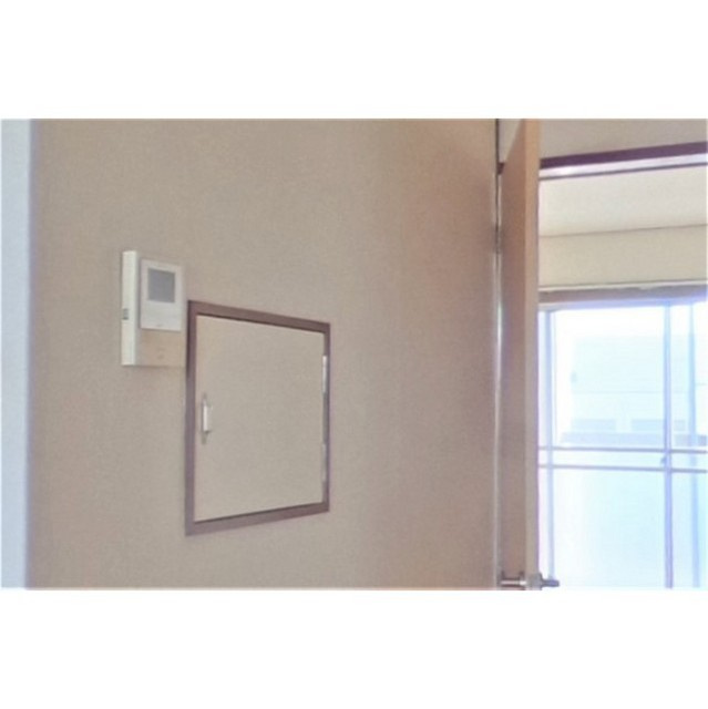 今嶺ビルの玄関