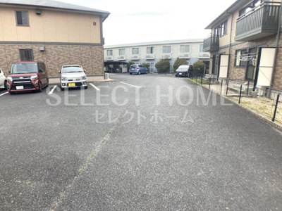 【駐車場】 | ベルドミール岡　Ｂ