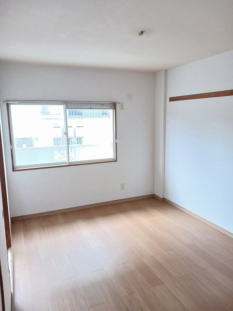 グリーンヒルズの洋室