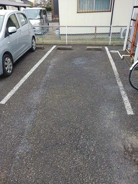 グリーンヒルズの駐車場