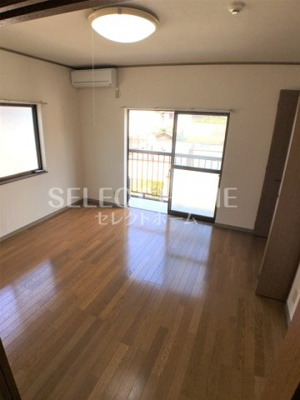 【居間・リビング】 | サンハイツ明大寺 | こちらのリビングで趣味の時間をお楽しみください