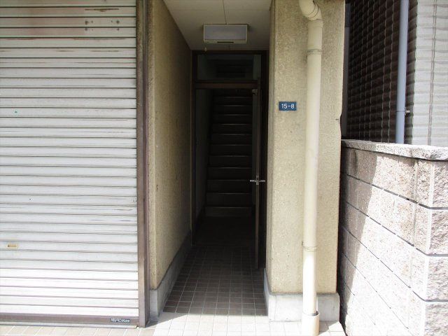 山本ビルのエントランス|山本ビル