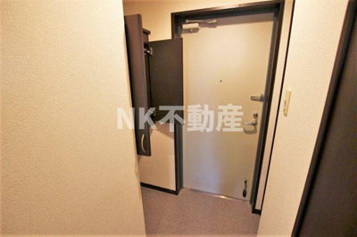 【玄関】 | コンフォートエヌズ（吉田賃貸） | 落ち着いた玄関です