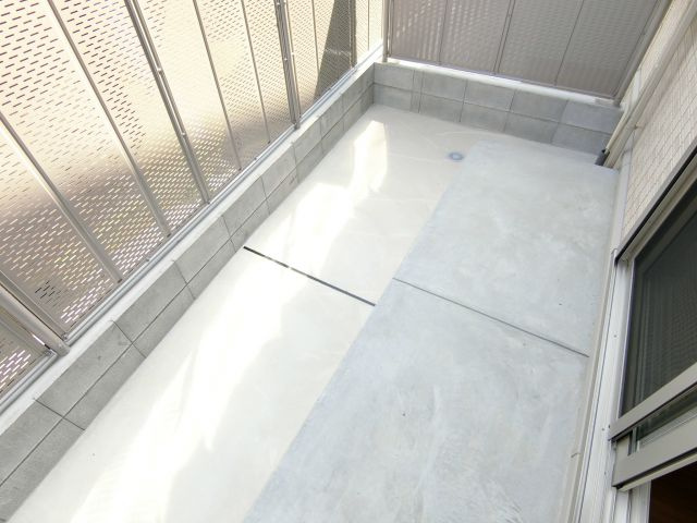 クリスタルハイツ原山台の庭