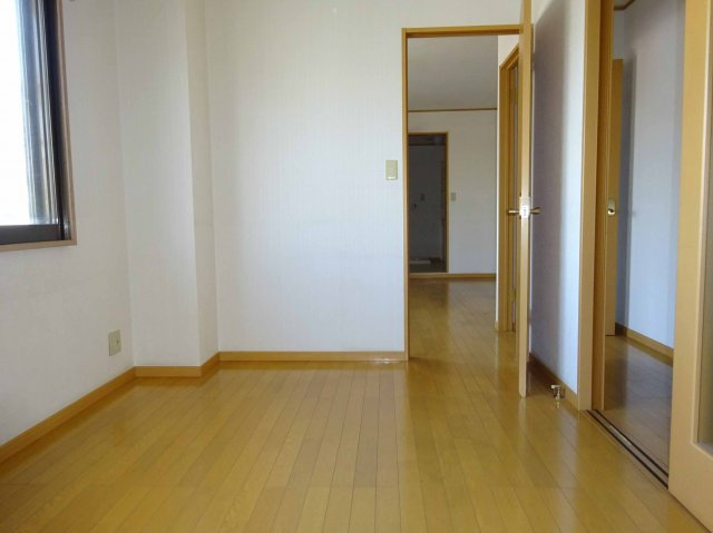 クレドハイツ小岩の洋室