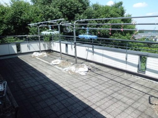 【バルコニー】 | 安中市松井田町行田　中古戸建 | バルコニーも広くお洗濯物もよく乾きますね☆彡 