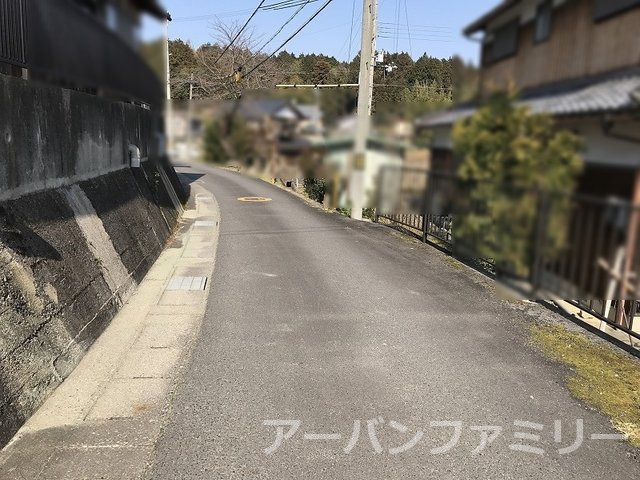 野洲市大篠原　売土地の前面道路含む現地写真