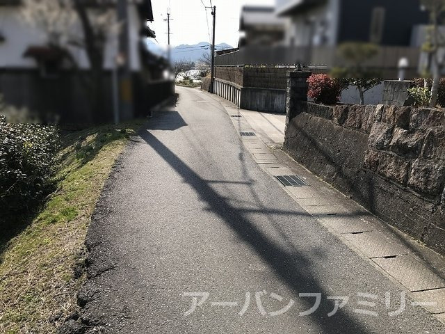 野洲市大篠原　売土地の前面道路含む現地写真