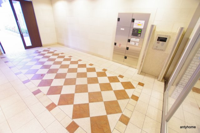 ルクレ新大阪レジデンス　仲介手数料無料のロビー