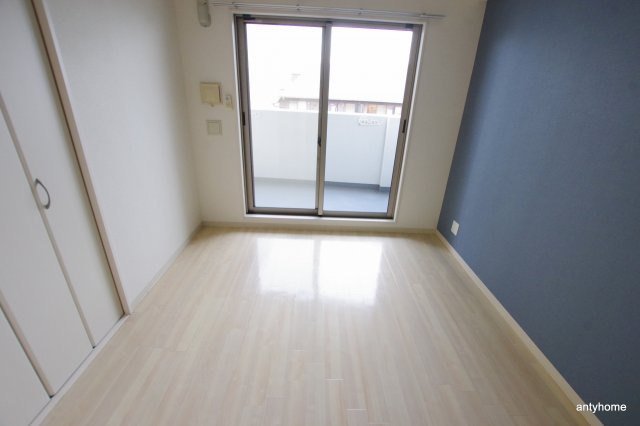 ルクレ新大阪レジデンス　仲介手数料無料の洋室