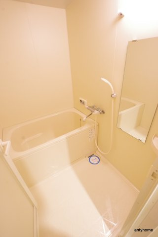 ルクレ新大阪レジデンス　仲介手数料無料の浴室