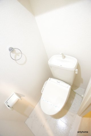 ルクレ新大阪レジデンス　仲介手数料無料のトイレ