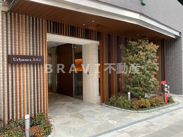 アーバネックス真田山　BRAVI不動産のエントランス|【アーバネックス真田山】毎日通るエントランスはこのようになっています