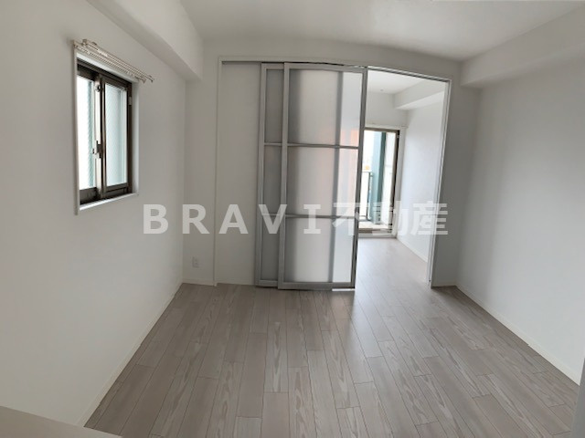 アーバネックス真田山　BRAVI不動産の洋室|【アーバネックス真田山】落ち着いた色調の洋室です