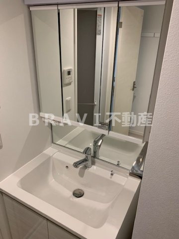 アーバネックス真田山　BRAVI不動産の独立洗面台|【アーバネックス真田山】独立洗面台あり、毎朝おしゃれに忙しい女性の方におすすめです