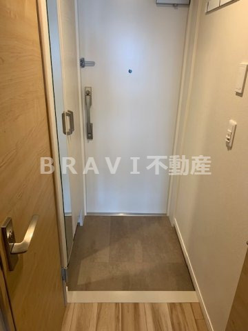 アーバネックス真田山　BRAVI不動産の玄関|【アーバネックス真田山】収納もある玄関です