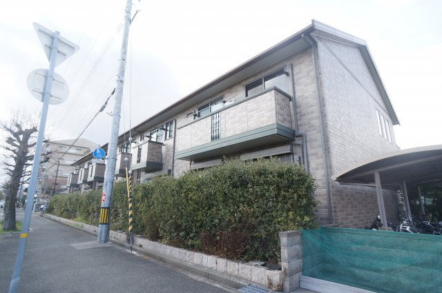 リビングタウン荻野の外観