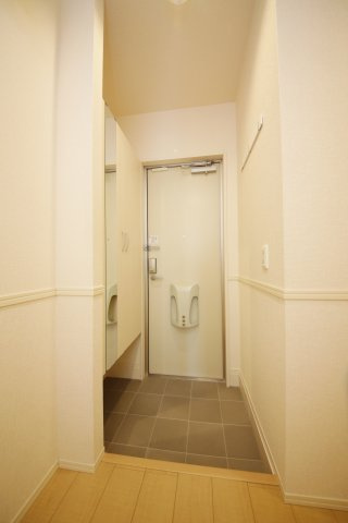 パークハウス常滑　B棟の玄関