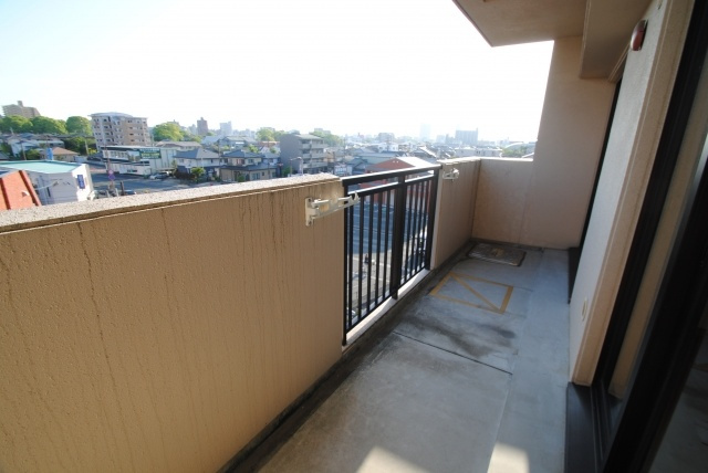 グリーンヒル櫛原のバルコニー|内装イメージ：同物件別室