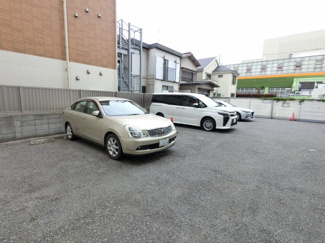 【駐車場】 | 平置き駐車場。