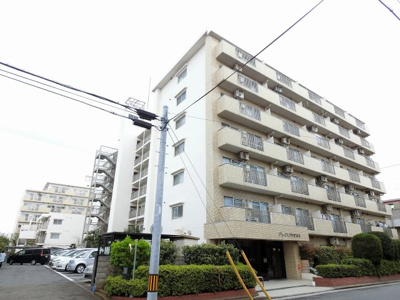 【外観】 | グレイスプラザ鶴見 | JR京浜東北線・根岸線「鶴見」駅徒歩10分、京急本線「京急鶴見」駅徒歩10分。
忙しい朝が助かる立地、暮らしにゆとりが生まれます。