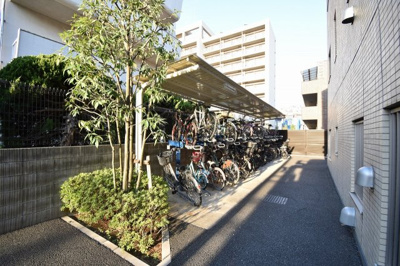【その他共用部分】 | イニシア馬込 | 屋外の屋根付き駐輪場。