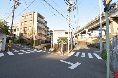 【周辺】 | イニシア馬込 | 前面道路。