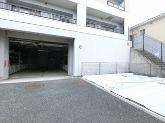 【駐車場】 | 機械式駐車場。