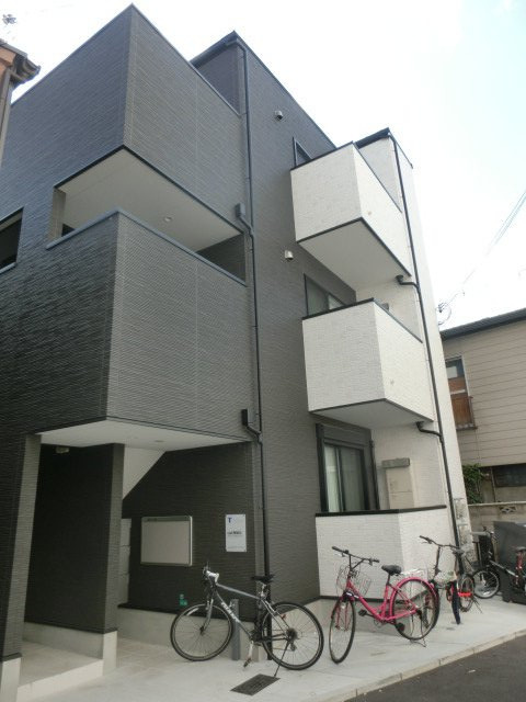 大阪市淀川区三津屋南２丁目のハイツの外観