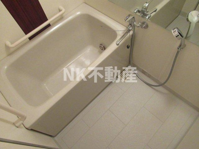 【浴室】 | アンドユーイワキ東大阪（長田賃貸） | コンパクトで使いやすいお風呂です