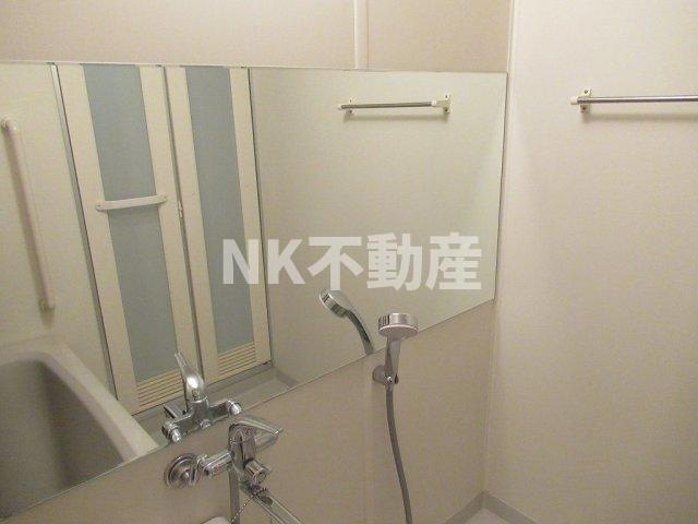 【浴室】 | アンドユーイワキ東大阪（長田賃貸） | お風呂に鏡があります