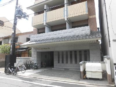 プレサンス京都二条城前風雅の駐車場