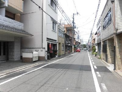 プレサンス京都二条城前風雅の周辺|前面道路