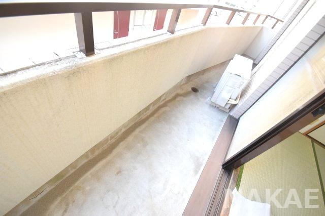 【バルコニー】 | バルコニーからの眺めを楽しみながら食事をしませんか