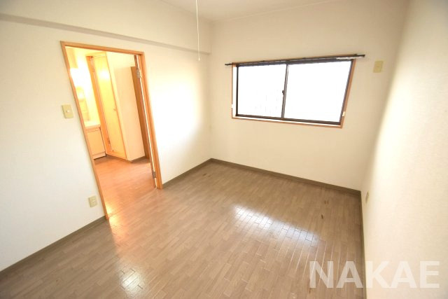 【寝室】 | 落ち着いた色調の寝室です