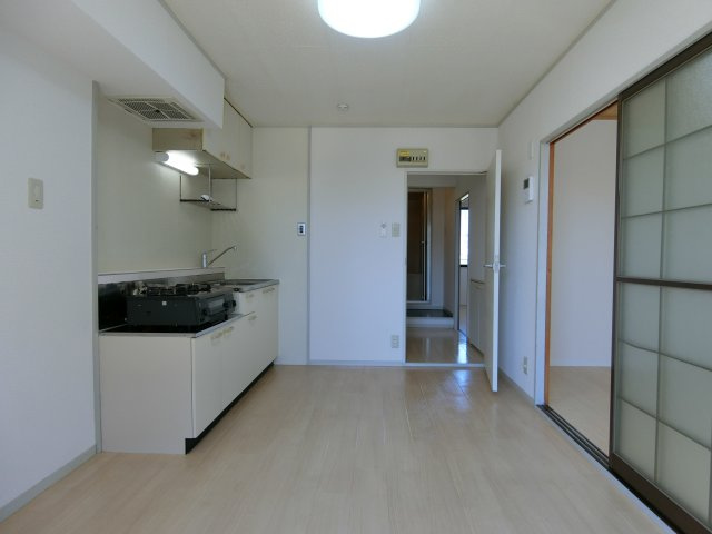 グランドール三柳Ⅰの居間・リビング