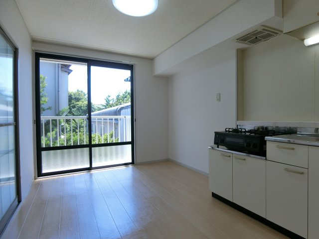 グランドール三柳Ⅰの居間・リビング