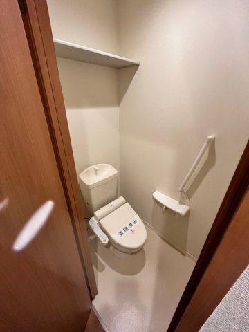 福生市牛浜のアパートのトイレ