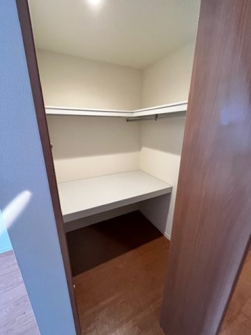 福生市牛浜のアパートの収納