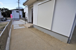 【外観】 | ４号棟　現地（2020年3月）撮影
土地面積128.03㎡　建物面積97.29㎡