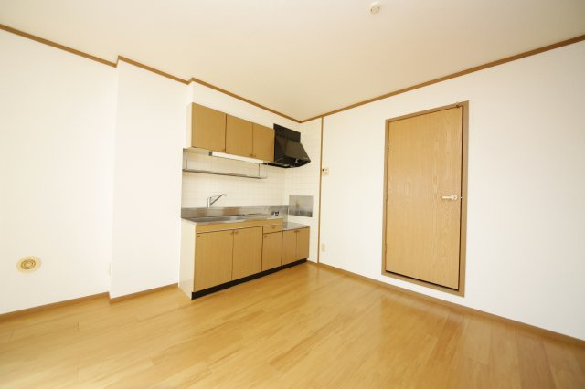 ドミール名和の洋室