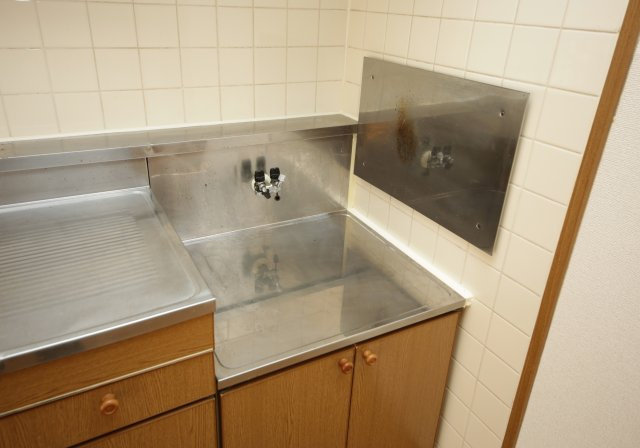 ドミール名和の駐車場